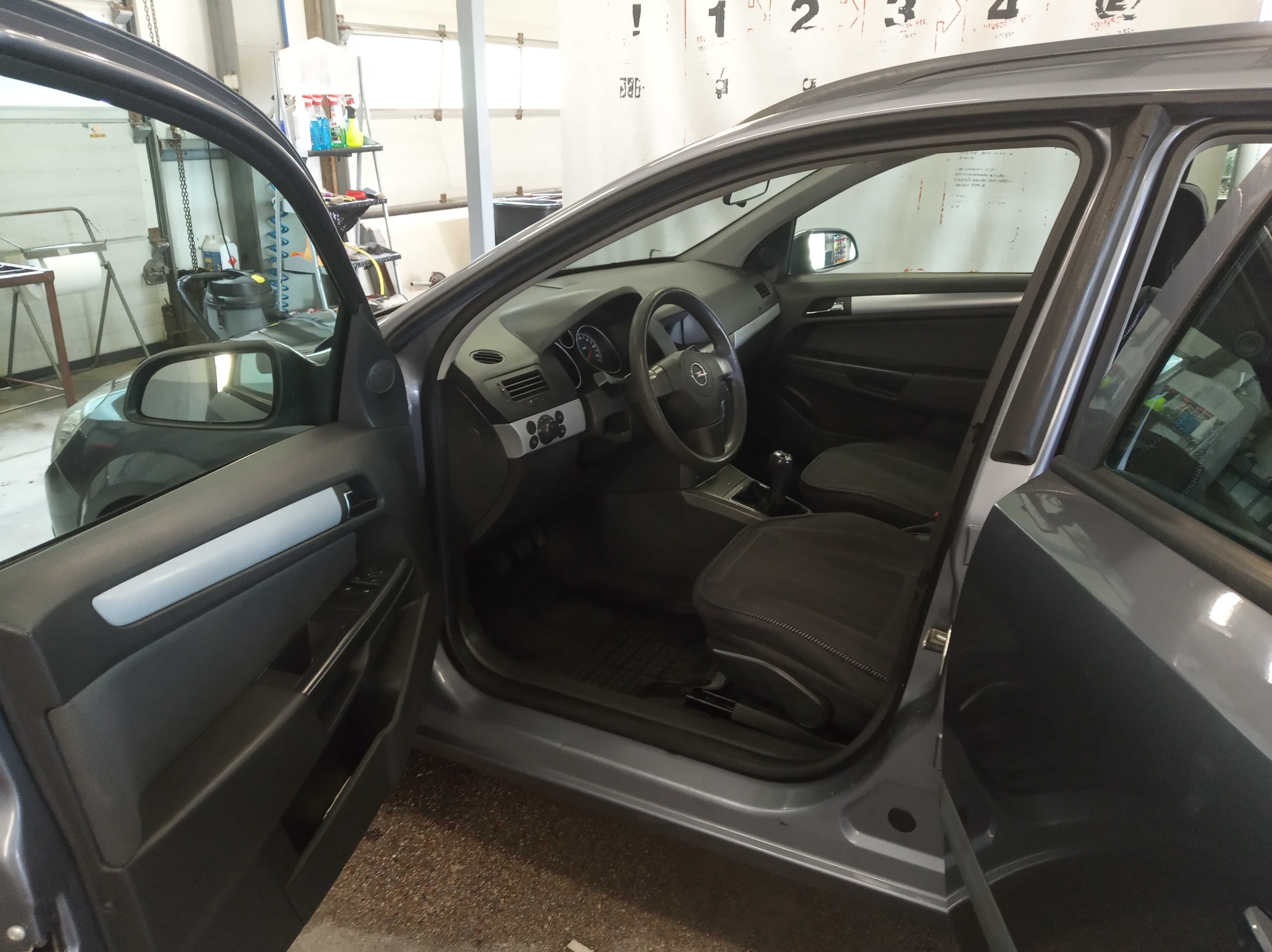 Sprzedam Opel Astre.2006r.1.6.TWINPORT.