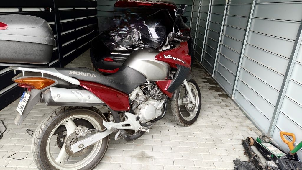 Honda xl 25 Varadero kufer kask