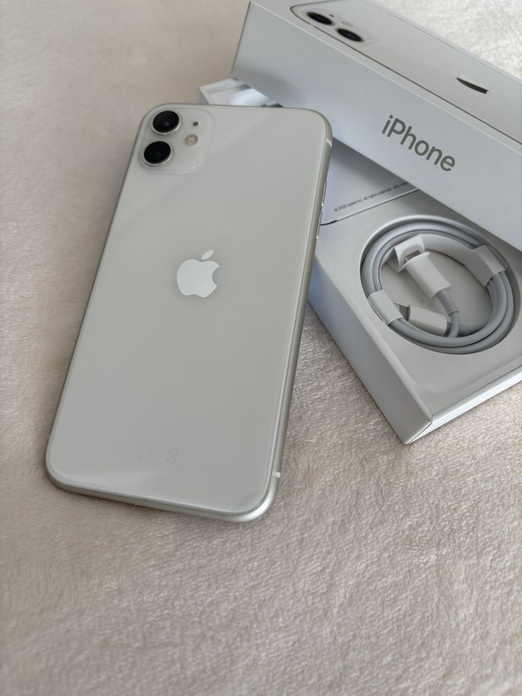iPhone 11 stan idealny jak nowy biały + etui Guess, zestaw 7 etui