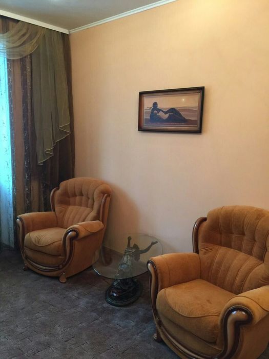 Квартира погодинно, подобово в районі  ТЦ"Дастор"