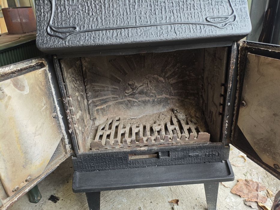 Piecyk żeliwny Trolla 820 – stan idealny koza kominek