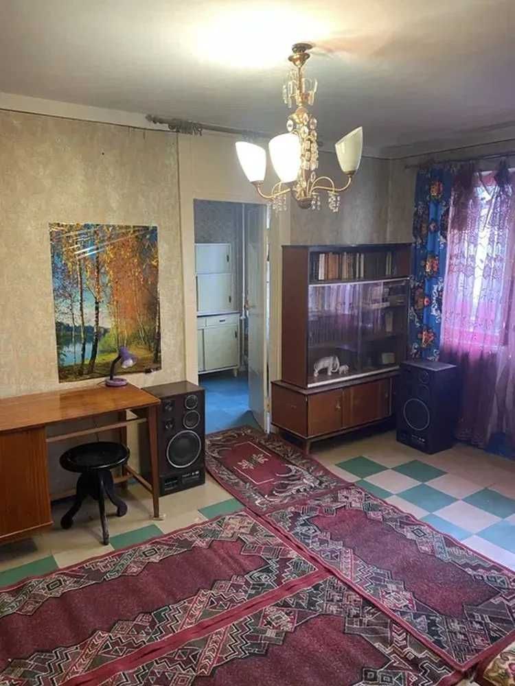 Продам 2 комнатную квартиру на П. Калнышевского (Косиора)р-н ДК
