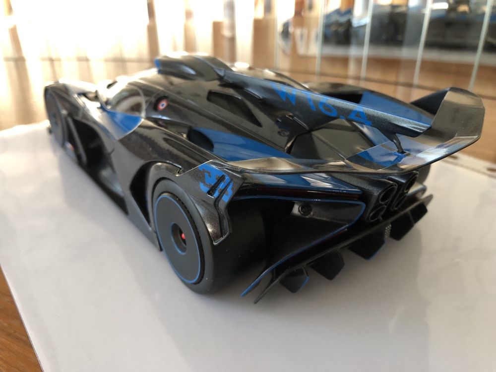 Model samochodu BUGATTI Bolide w skali 1/18