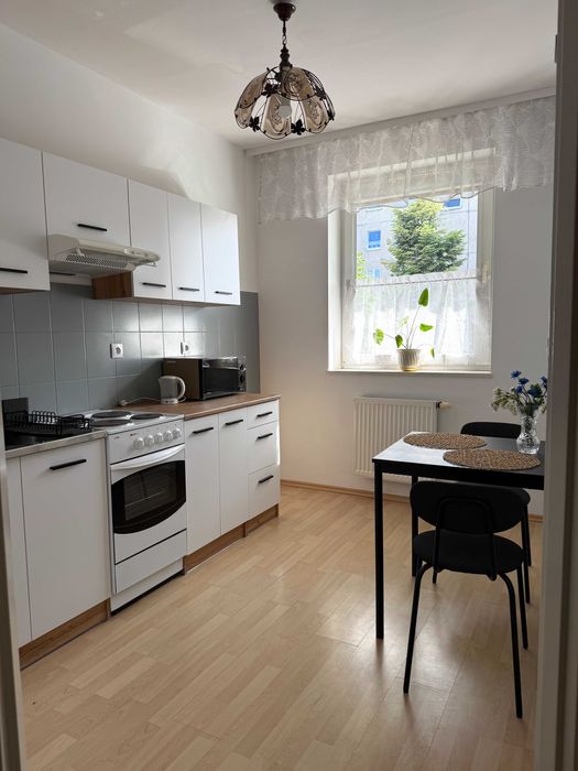 Mieszkanie 33,5m2 ,I piętro, os.Piastowske, do zamieszkania.