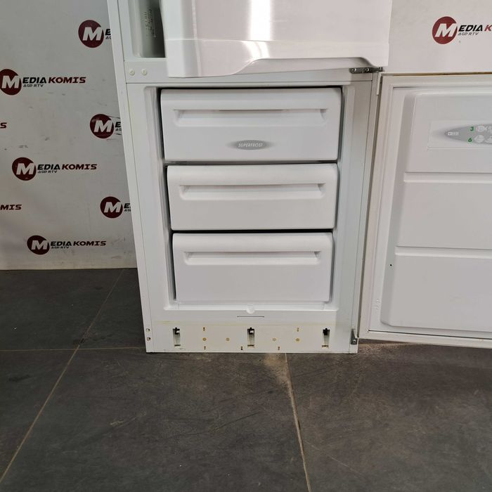 Lodówka Privileg B259406 (12m-scy gwar) F / 42dB / 164,5cm wys / 262 l