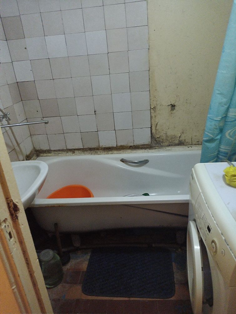 Продам квартиру 2-х кімнатну вул.Лавреньова 4/9, 50м2
