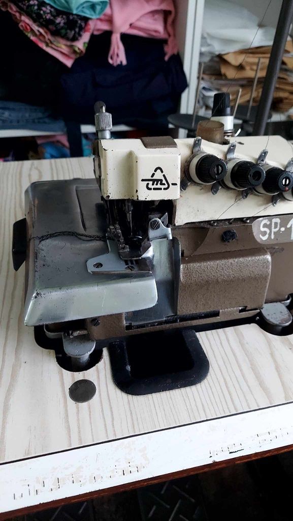 Maszyna overlock 380v