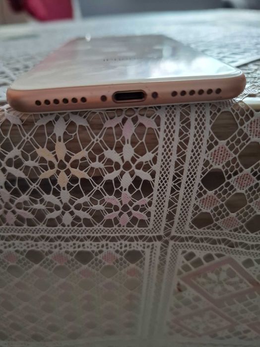 iPhone 8 Bardzo dobry stan