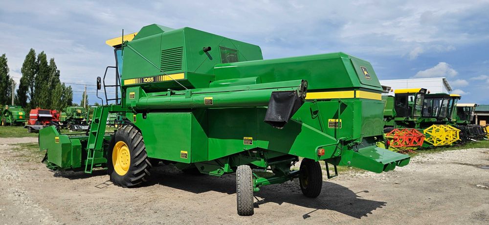 Комбайн зернозбиральний JOHN DEERE 1065 . 3.6m.