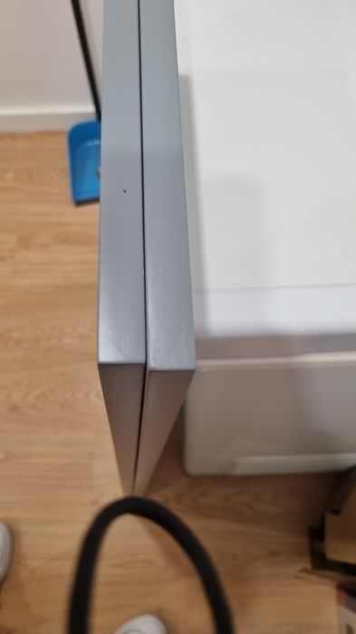 Prateleiras em MDF lacado a cinza