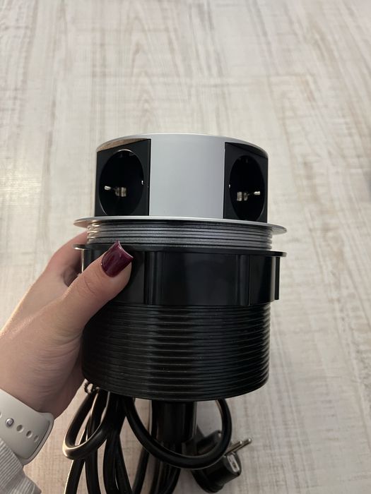 Висувний (pop-up)блок розеток (повер-блок,вбудований подовжувач)