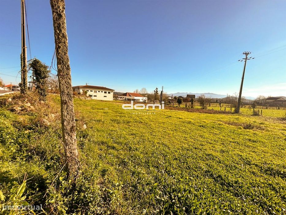 Terreno localizado em Santa Cruz da Trapa, com 641,50 m²
