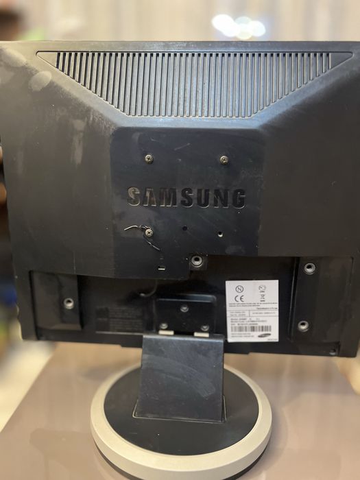 Монітор Samsung SyncMaster 930 BF