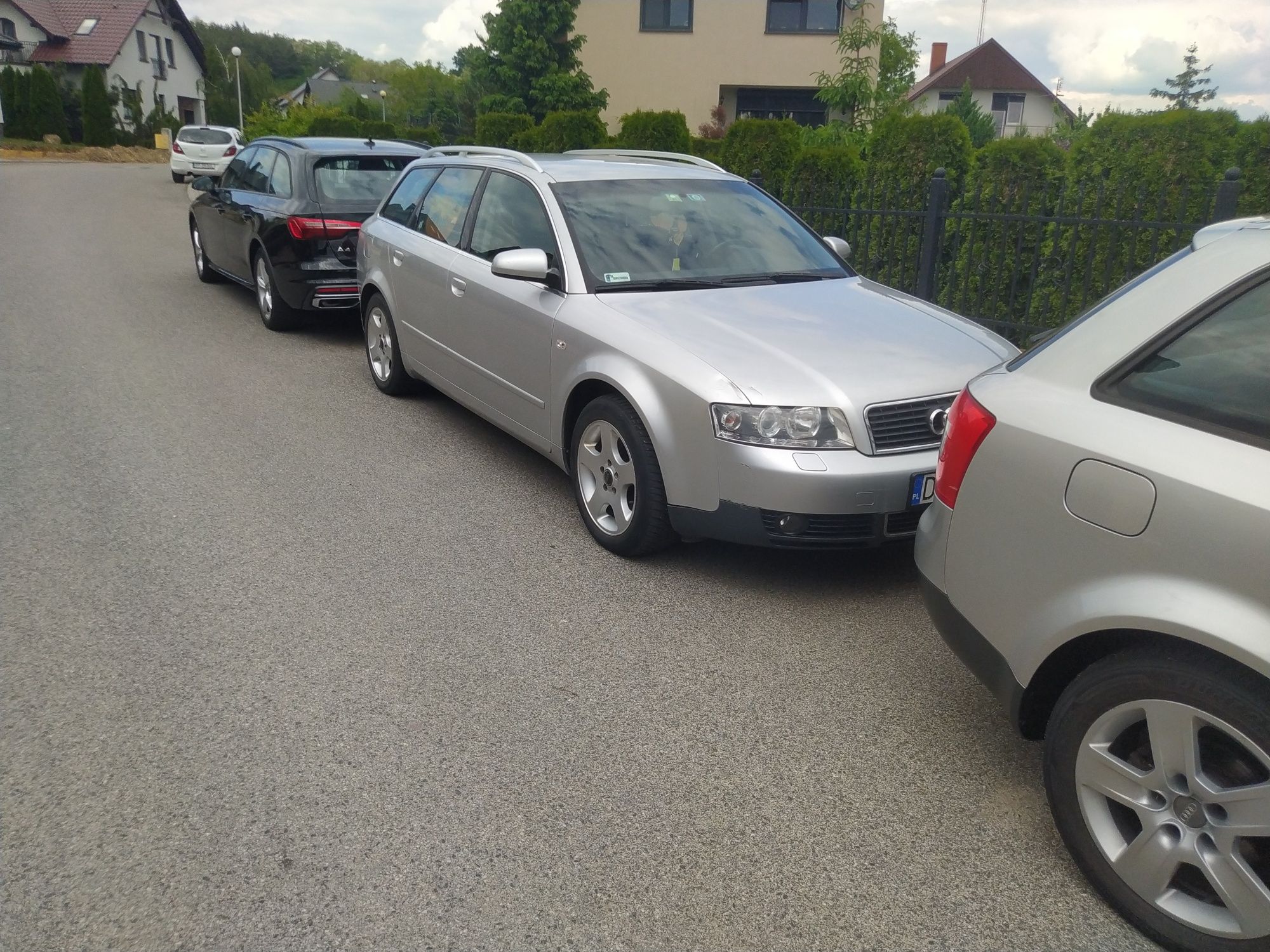 Wszystkie części audi a4 b6 ly7w mam wiele audi w tym kolorze