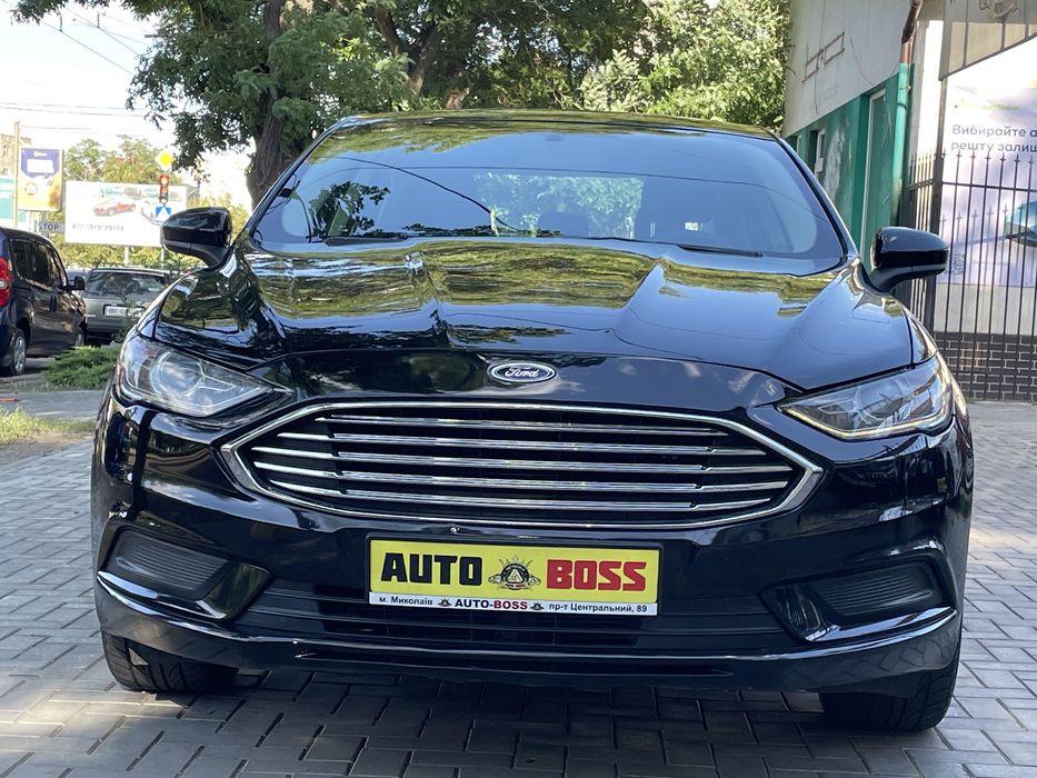 Ford Fusion SE 2017 року випуску