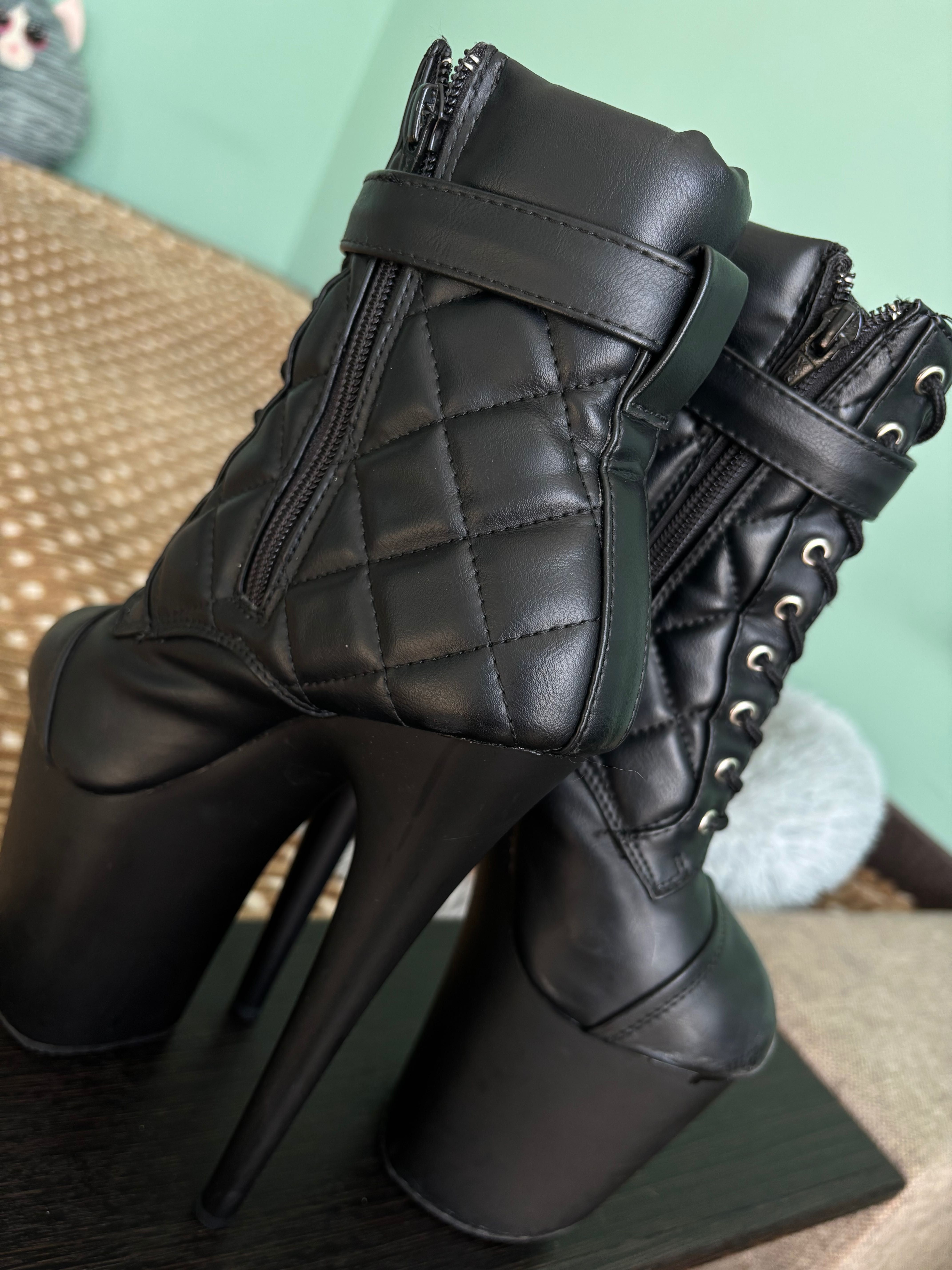 Черевики стріпи Pleaser оригінал