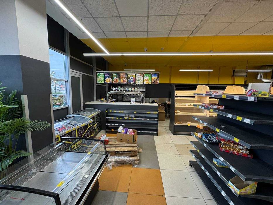 Оренда 230,3 м2 / 1-й поверх / вул. Нескорених 14/ ТЦ Джокер