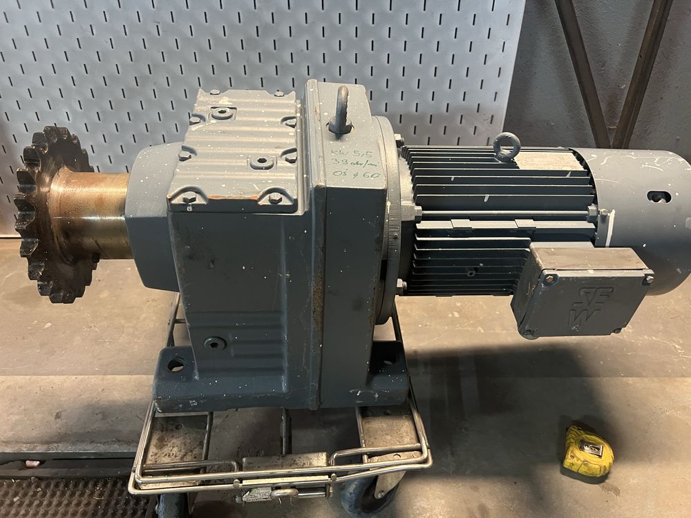 Motoreduktor sew 5.5 kw  39 obr