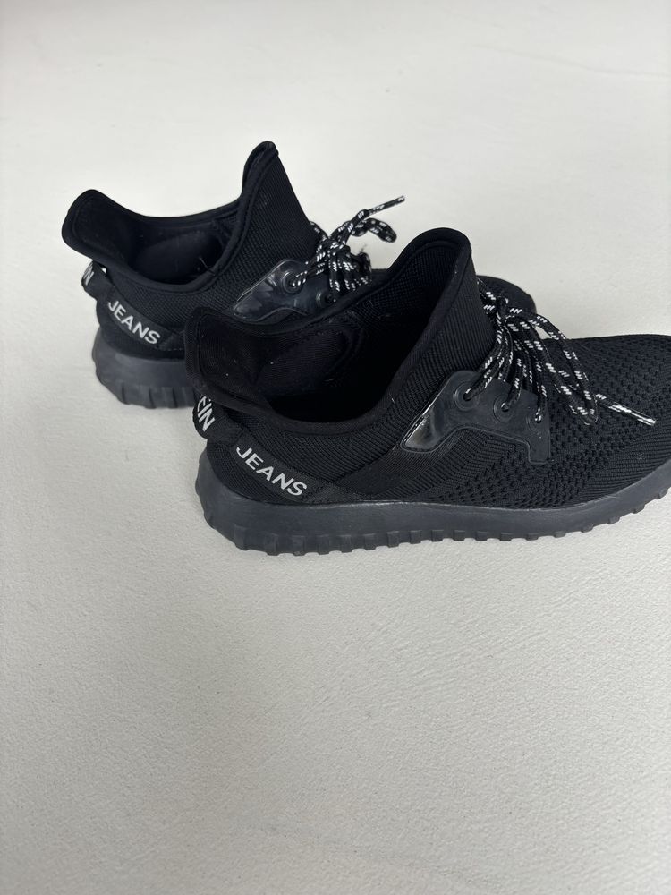 Sneakersy Calvin Klein 37