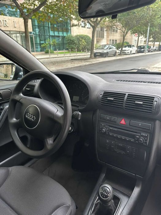AUDI A3 1.6 Excelente estado