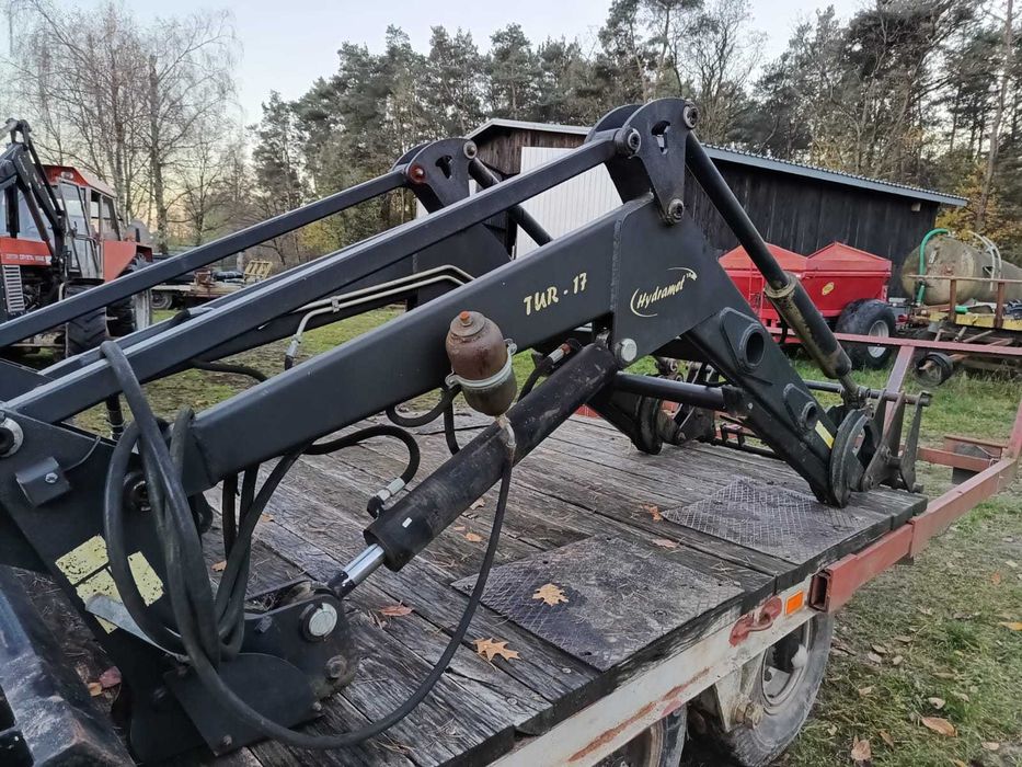 Ładowacz Hydramet 17 do NEW HOLLAND CASE