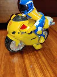 Brinquedos Chicco mota Ducati com piloto do cat
