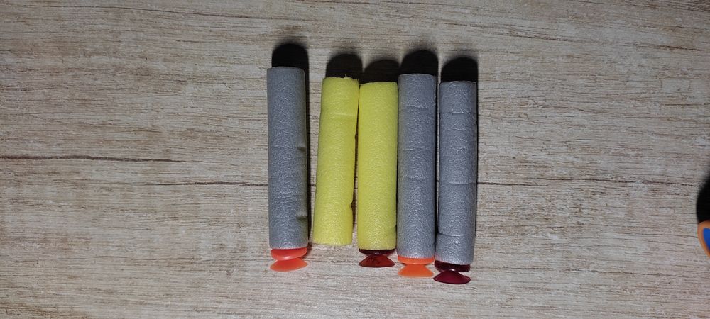 Игрушка пистолет