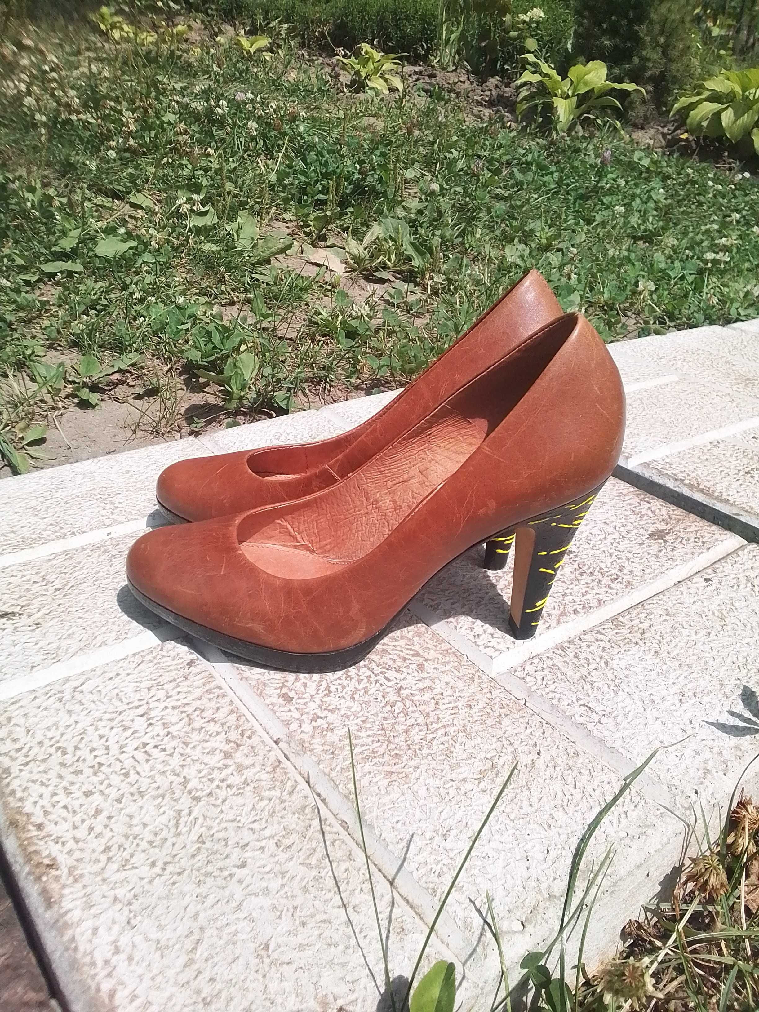 Женские туфли 36 размер в отличном состоянии, произв. Бразилия