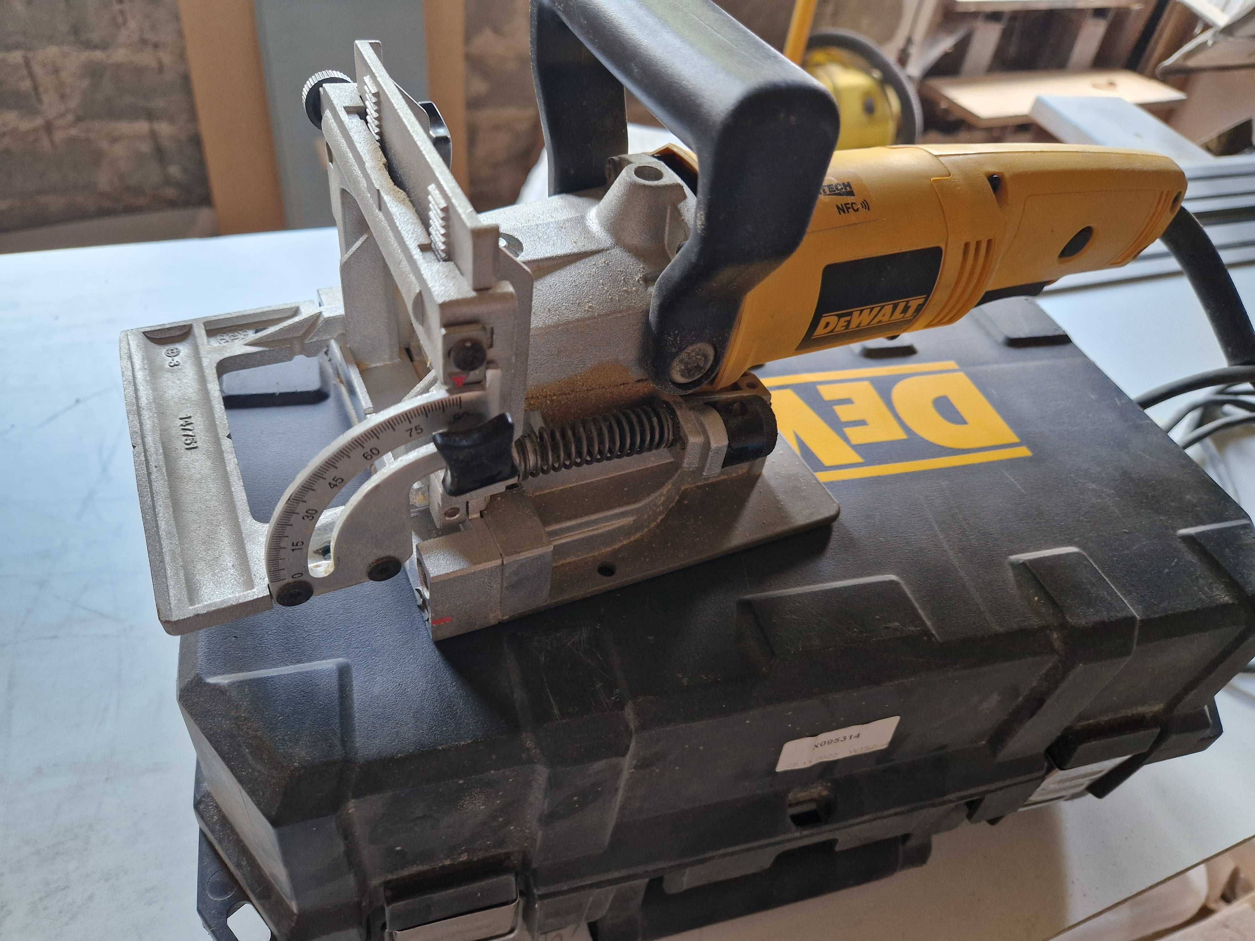 DeWALT DW682K Frezarka do wpustów / lamelownica