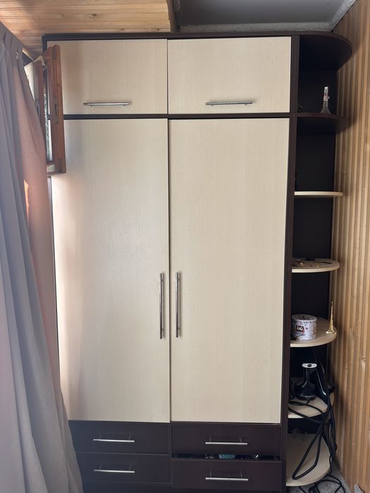 Шафа для одягу .