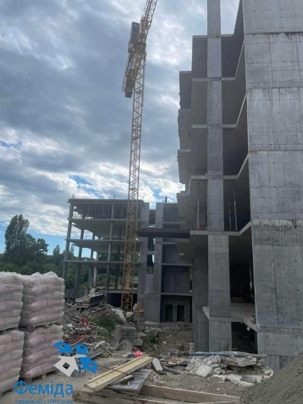 Продаж 2-кімнатної видової в ЖК "LuxAR", з розтермінуванням