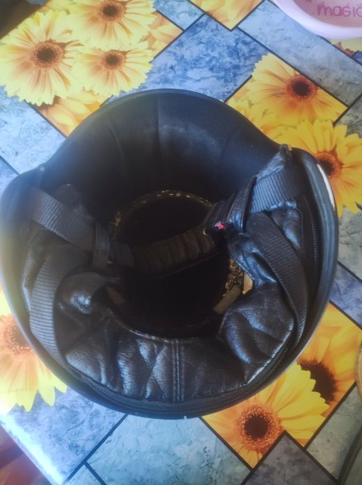 Capacete antigo em bom estado