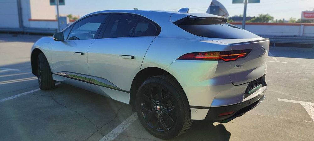 JAGUAR I-Pace  HSE 400EV  12/2018 года ТОП   панорама+ HUD+360кам