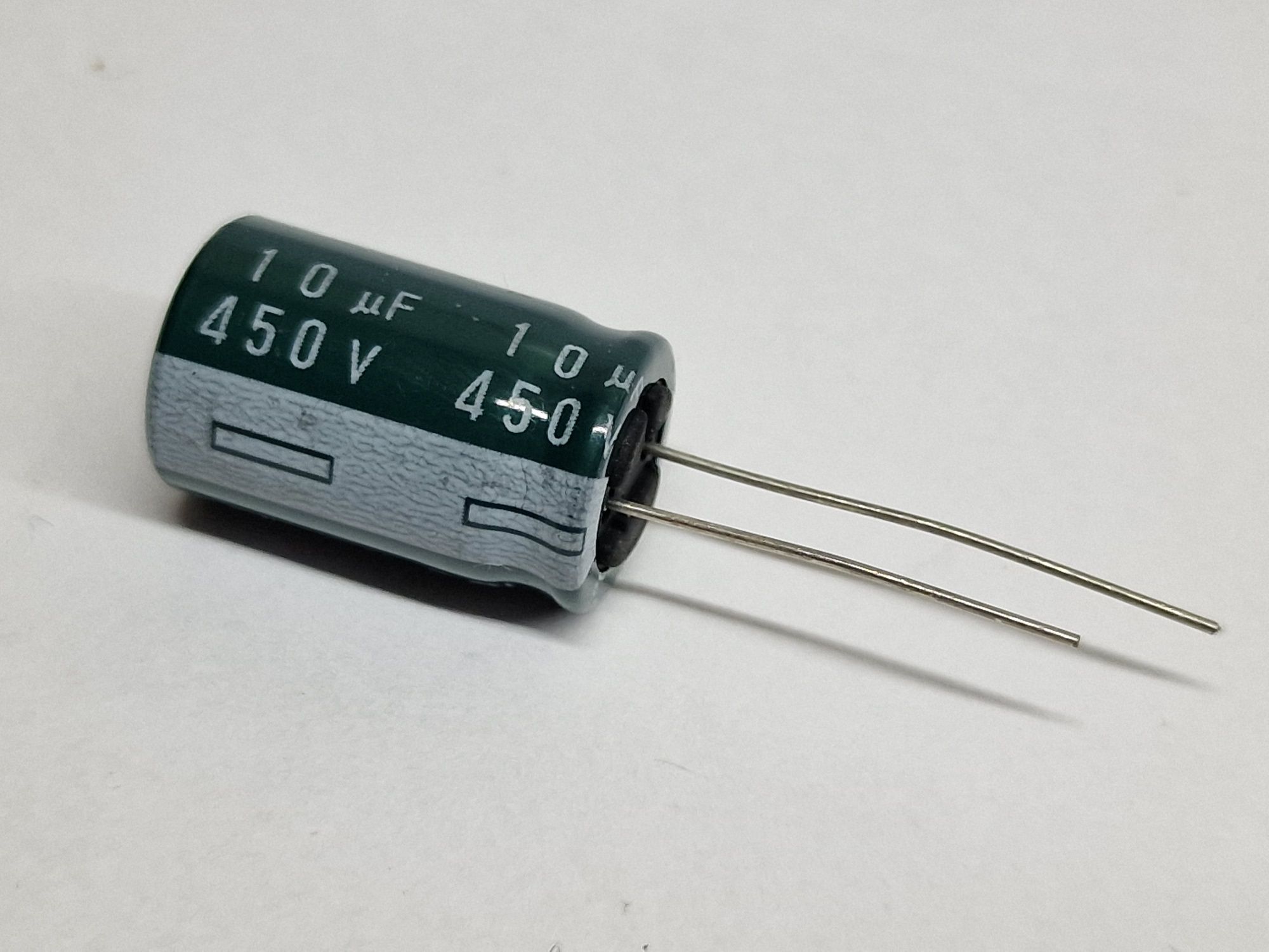 #743   Kondensator elektrolityczny 450V 10uF