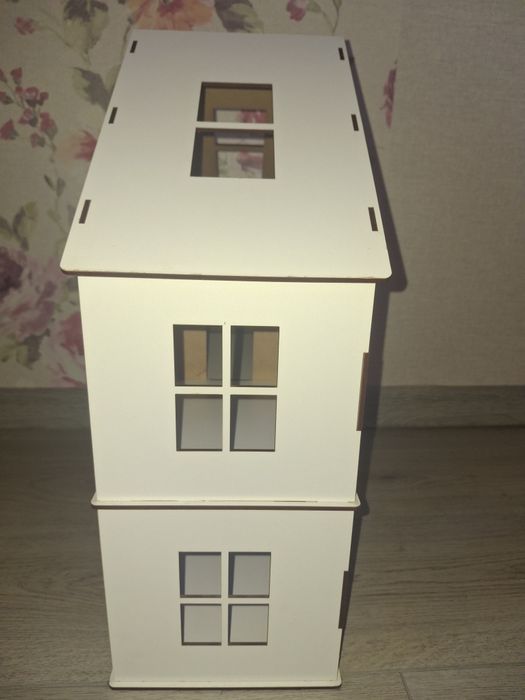 Великий двоповерховий ляльковий будиночок з меблями