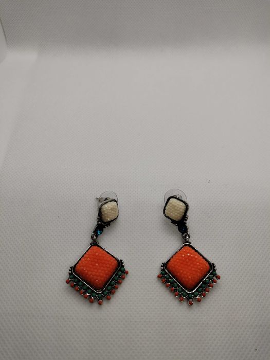 BRINCOS (8) 1 unid- 3€; 2 unid- 4€; 3 unid- 5€