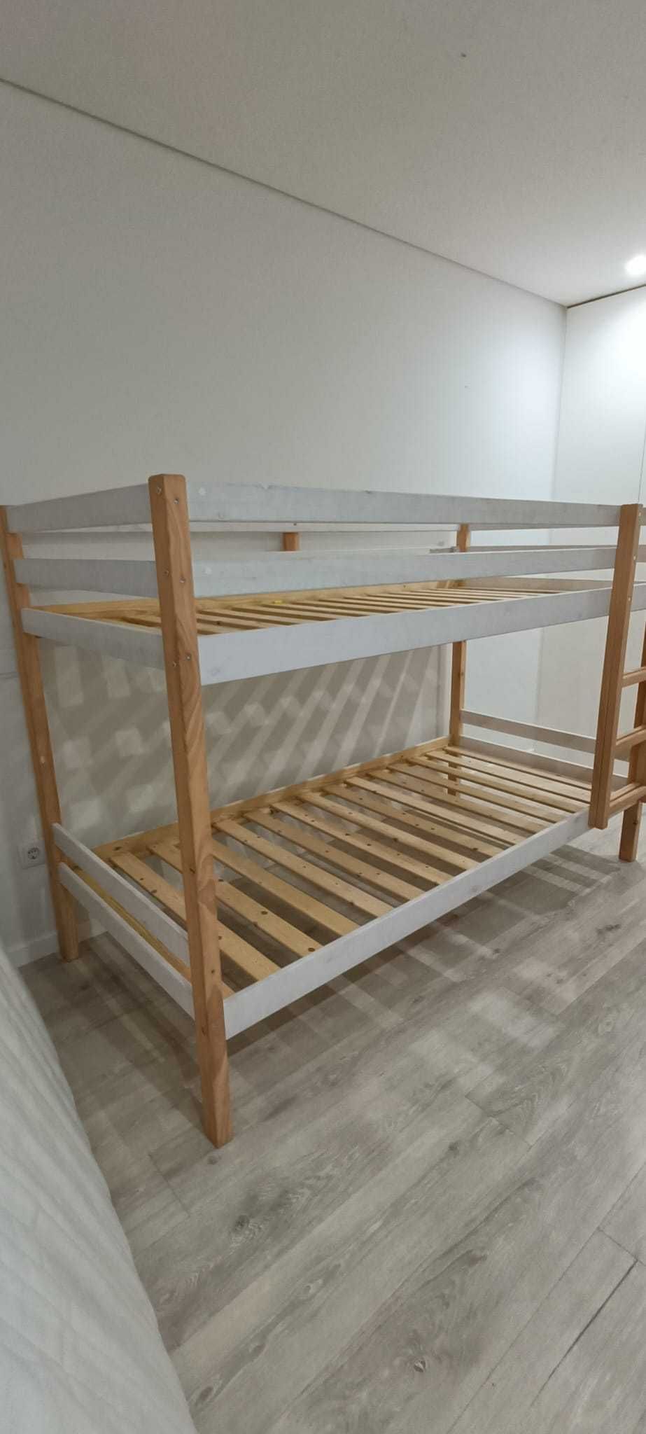 Beliche JUMPER 8K 90x190 cm em pinho – branco e natural – Conforama