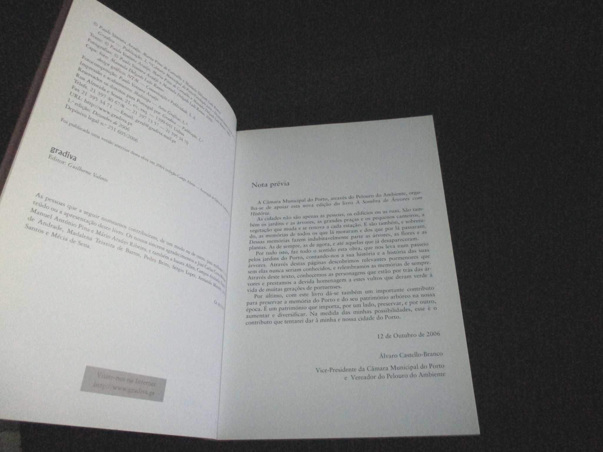 Livro À Sombra de Árvores com História Paulo Ventura Araújo