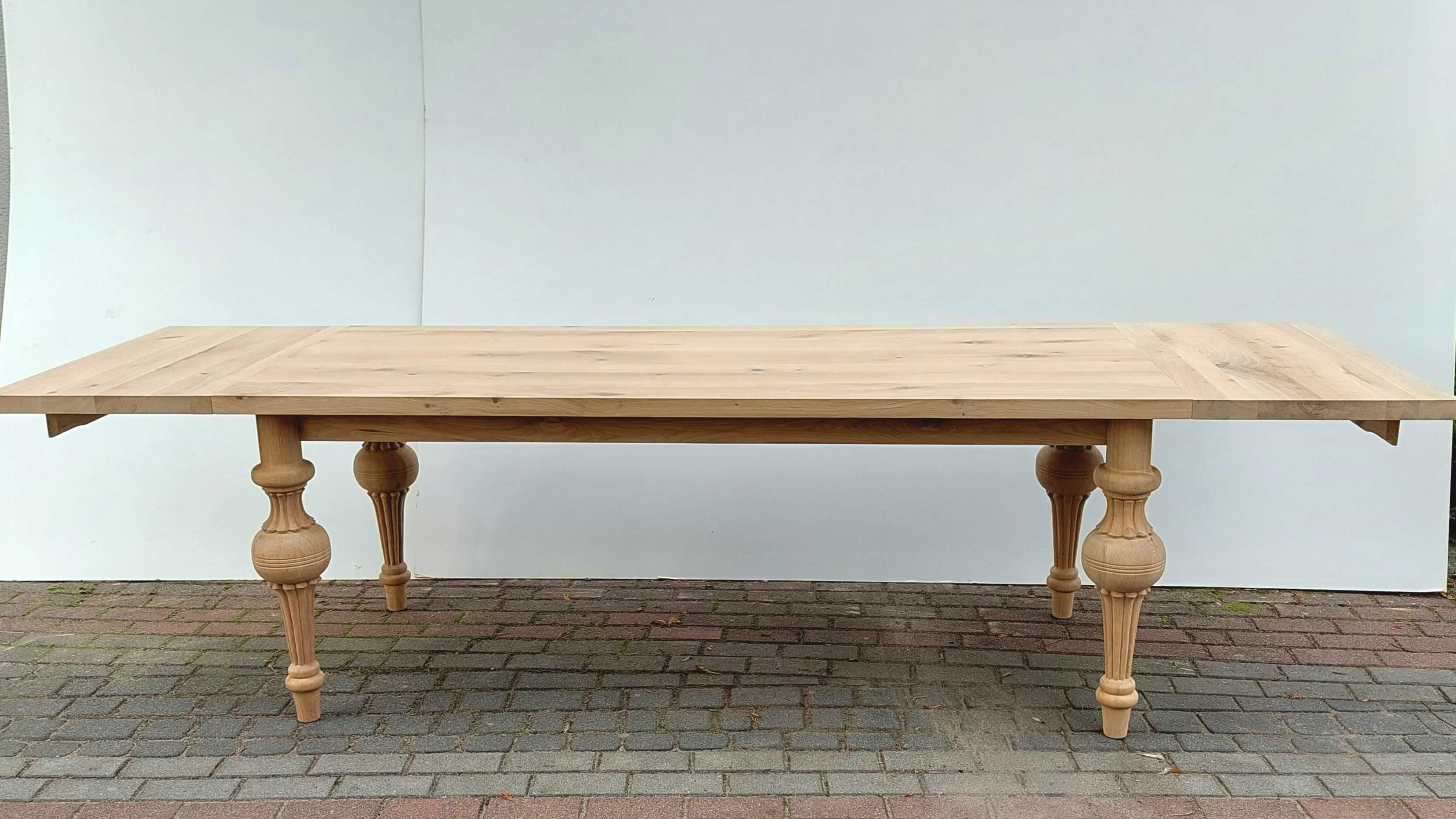 Debowy drewniany stół  z litego drewna debowego