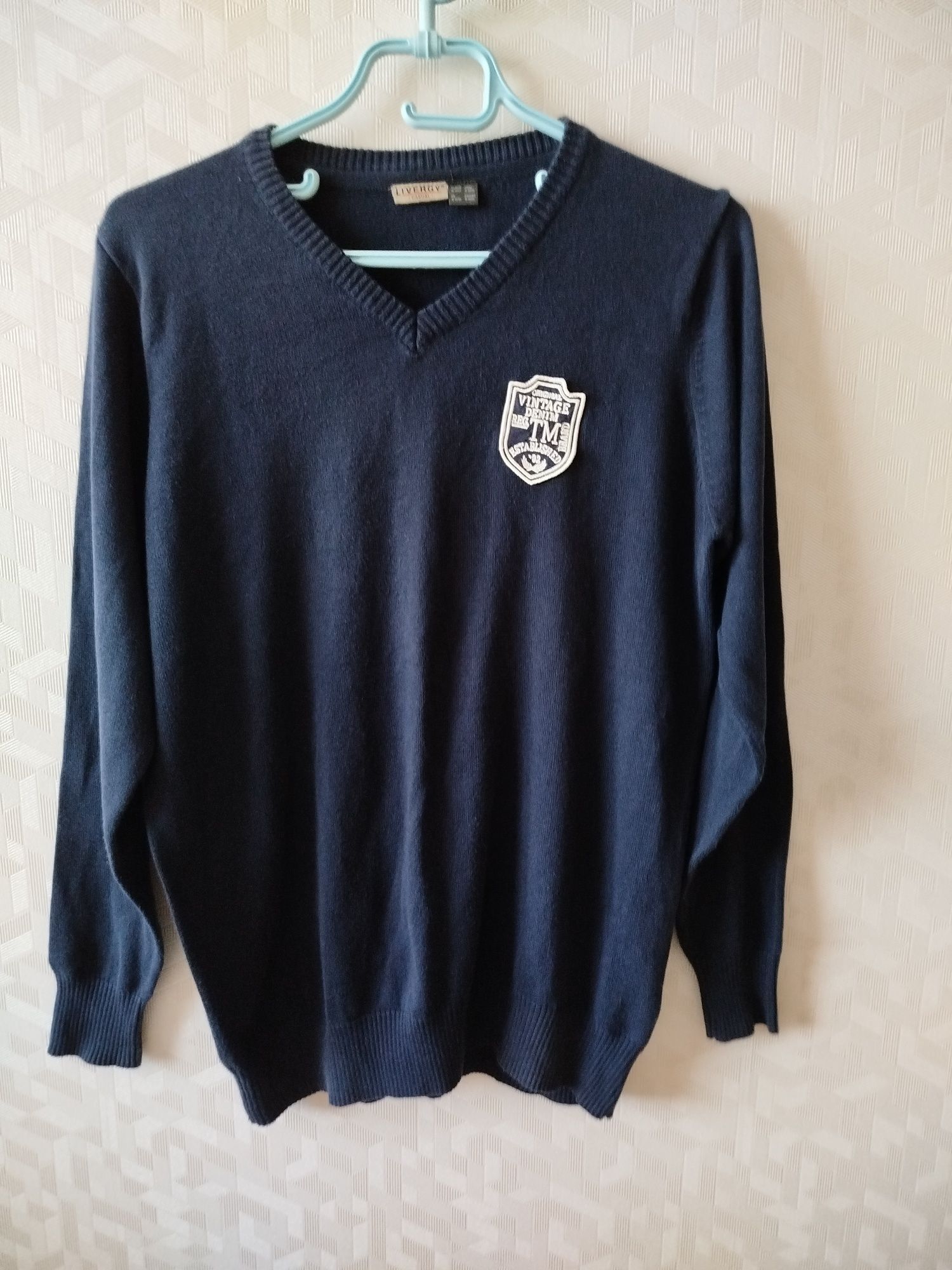 Sweter męski w serek rozmiar M