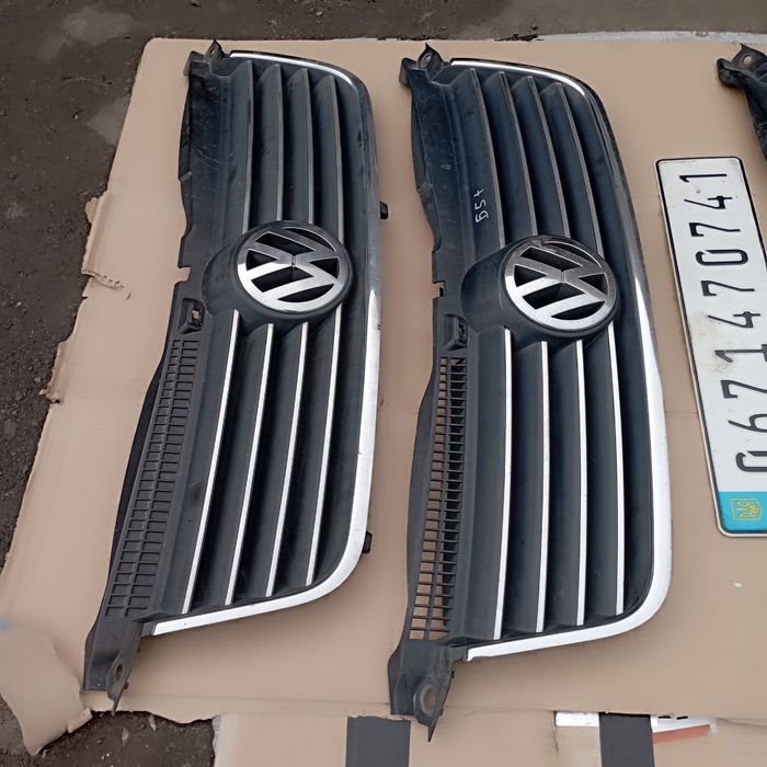 Решітка радіатора VW Passat B5+ Фольцваген Пассат Б5 00-05