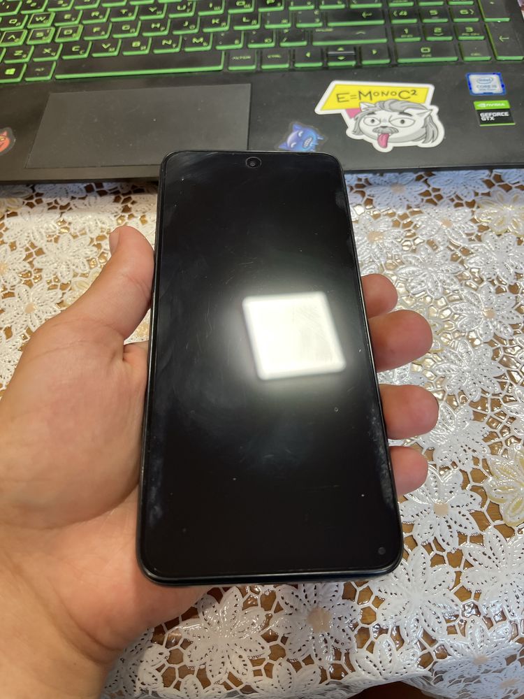 Продам смартфон Xiaomi Redmi 13 — идеальное состояние, как новый!