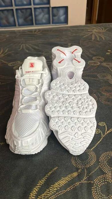 Buty-Trampk-Nike Shox TL White R.39