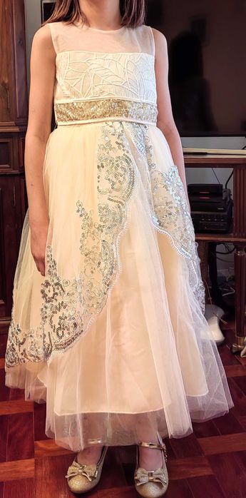 Vestido em champanhe, Estilo Princesa, em tule, elegante, sem mangas