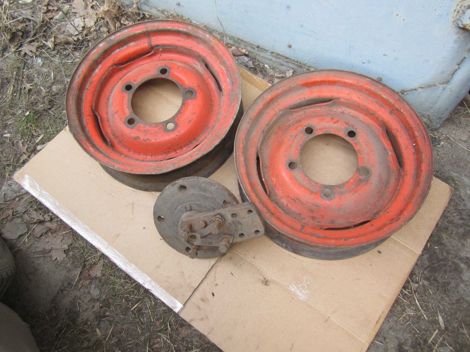 Диск , ступица  прицепа  ПТС 8 ,  т 25  перед