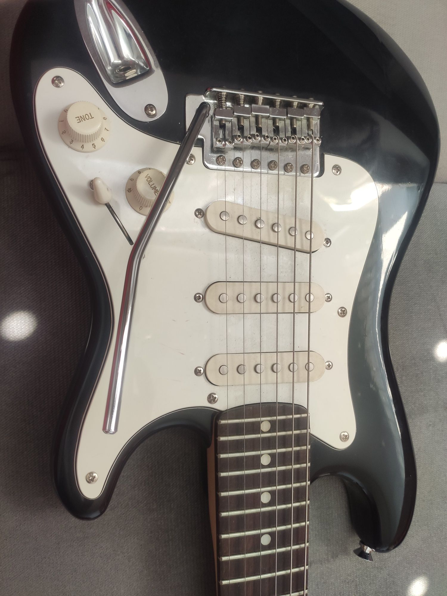 Sprzedam gitarę elektryczną