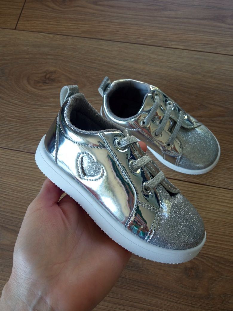 Nowe sneakersy r. 24 buciki dla dziewczynki srebrne brokatowe sneakers