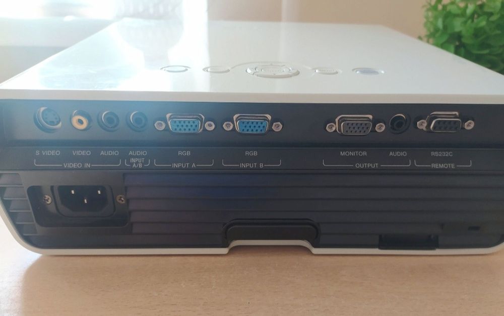 Проектор Sony VPL-EX130