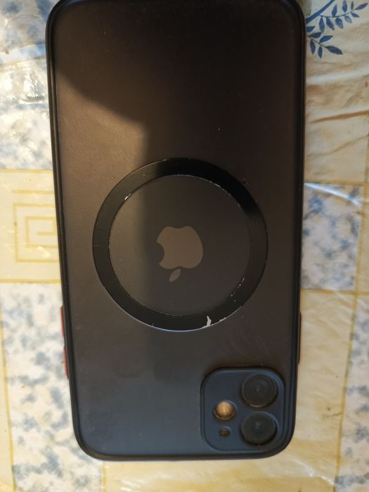 Продам  Айфон 11