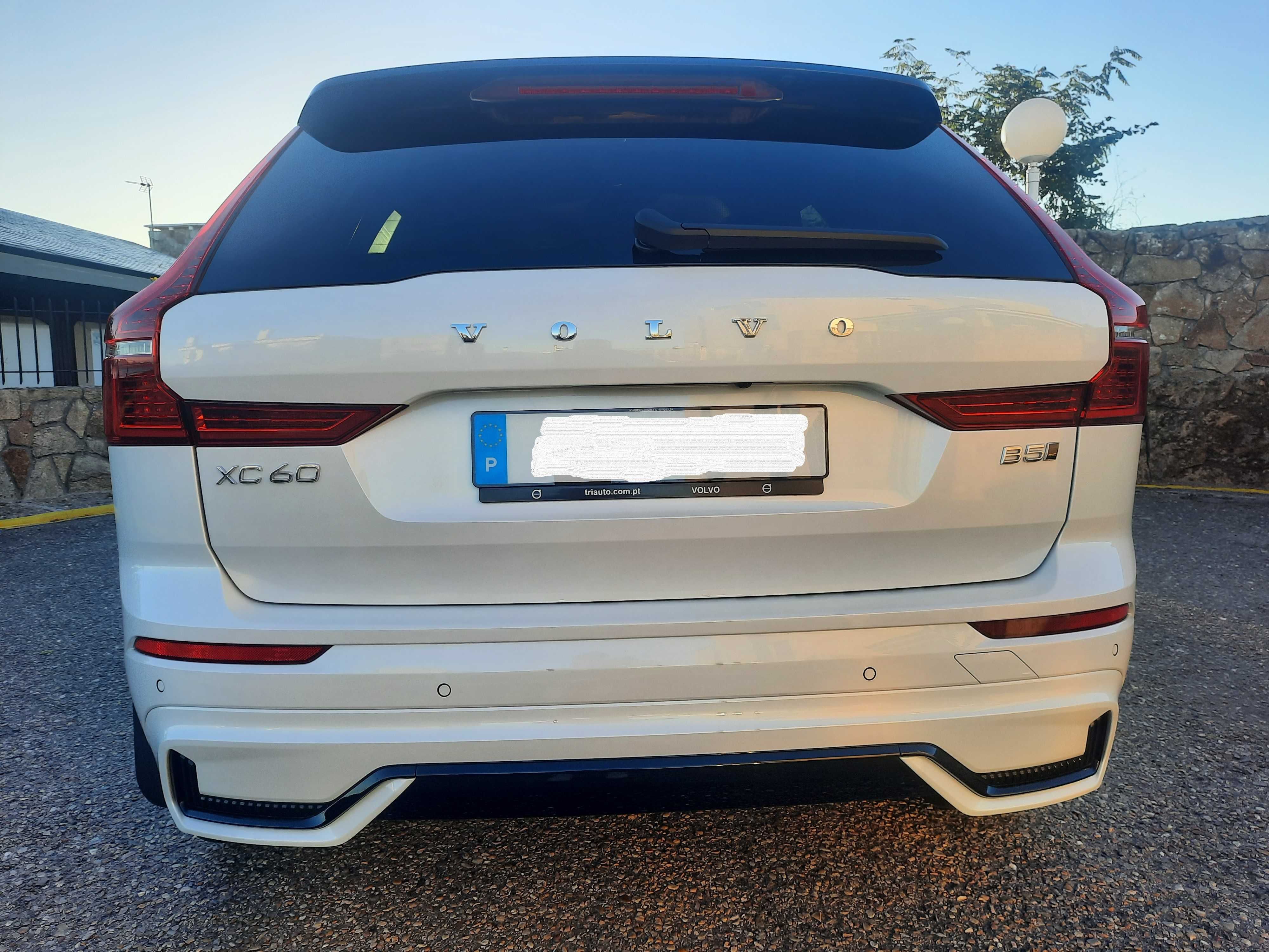 Volvo XC60 2.0 B5 R-Design AWD
